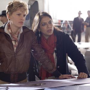 Still of Hilary Swank and Mira Nair in Amelia 2009