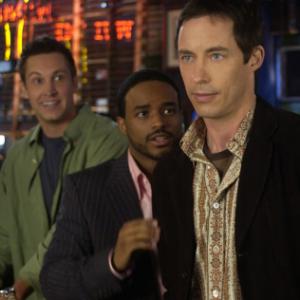 Still of Larenz Tate and Tom Cavanagh in Love Monkey (2006)