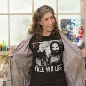 Still of Lily Tomlin in Grace and Frankie 2015