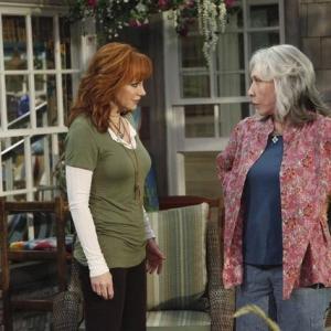Still of Reba McEntire and Lily Tomlin in Malibu Country (2012)