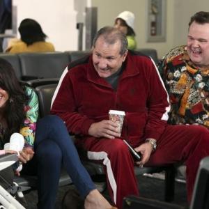 Still of Sofía Vergara, Ed O'Neill and Eric Stonestreet in Moderni seima (2009)