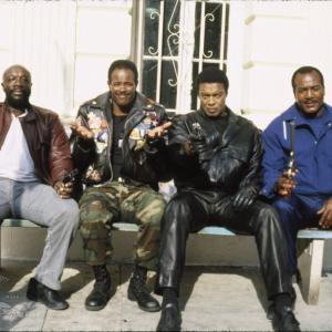 Still of Jim Brown, Isaac Hayes, Keenen Ivory Wayans and Bernie Casey in I'm Gonna Git You Sucka (1988)