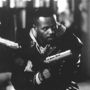 Keenen Ivory Wayans, John Capodice and Craig Ng in A Low Down Dirty Shame (1994)