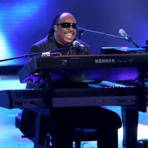 Still of Stevie Wonder in American Idol: The Search for a Superstar (2002)
