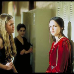 Still of Julia Stiles and Susan May Pratt in 10 Things I Hate About You 1999
