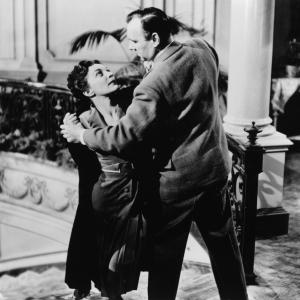Still of Michèle Morgan and Ralph Richardson in The Fallen Idol (1948)
