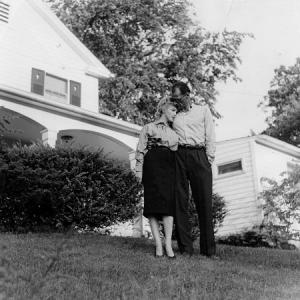 Marilyn Monroe Arthur Miller outside home in Roxbury CT Photos Match Photo circa 1958 IV