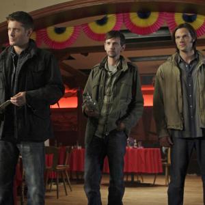 Still of Jensen Ackles, Jared Padalecki and DJ Qualls in Supernatural (2005)