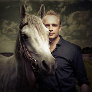 piotr adamczyk and his horse