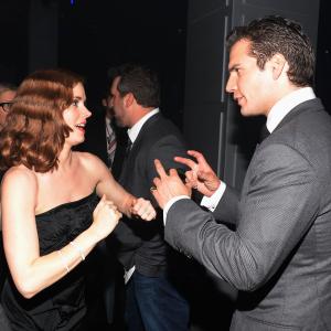 Amy Adams and Henry Cavill at event of Zmogus is plieno (2013)