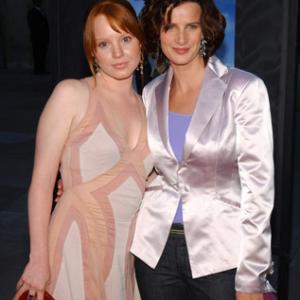 Lauren Ambrose and Rachel Griffiths at event of Sesios pedos po zeme 2001
