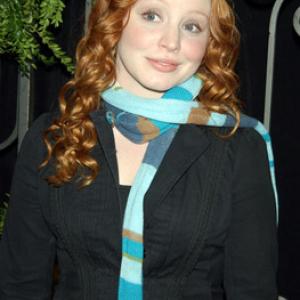 Lauren Ambrose at event of Sesios pedos po zeme 2001