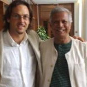 BANKER TO THE POOR Peace Nobel Prize Muhammad Yunus with director Marco Amenta