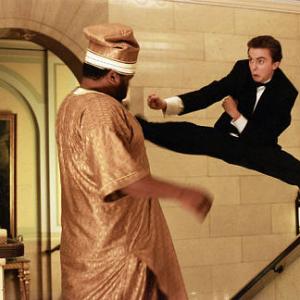 Still of Frankie Muniz and Anthony Anderson in Agent Cody Banks 2 Destination London 2004