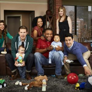 Still of Anthony Anderson Tempestt Bledsoe Jesse Bradford Sara Rue and Zach Cregger in Guys with Kids 2012