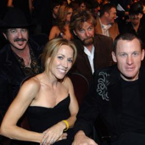 Sheryl Crow Lance Armstrong Kix Brooks and Ronnie Dunn at event of 2005 American Music Awards 2005