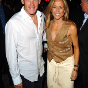 Sheryl Crow and Lance Armstrong at event of Meet the Fockers 2004
