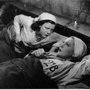Still of Lissy Arna and Zarah Leander in Zu neuen Ufern (1937)
