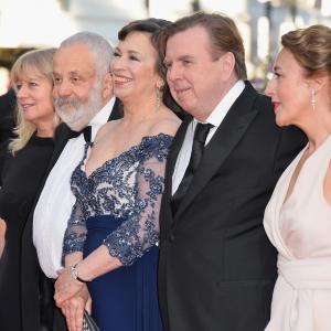 Timothy Spall, Mike Leigh, Dorothy Atkinson, Marion Bailey and Georgina Lowe at event of Mr. Turner (2014)
