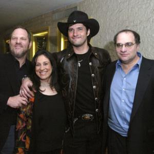 Robert Rodriguez, Harvey Weinstein, Elizabeth Avellan and Bob Weinstein at event of Nuodemiu miestas (2005)