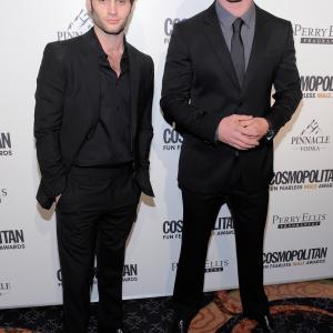 Penn Badgley and Chris Hemsworth