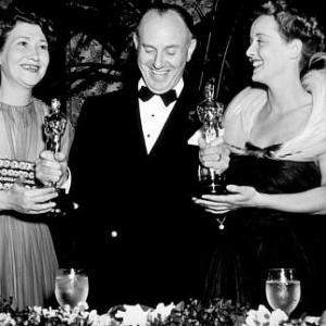 Academy Awards 11th Annual Faye Bainter Jack Warner Bette Davis