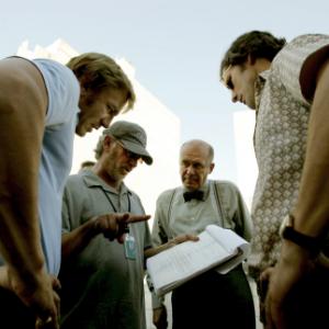 Steven Spielberg Eric Bana and Hanns Zischler in Miunchenas 2005