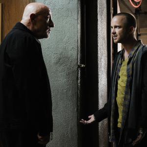 Still of Jonathan Banks and Aaron Paul in Brestantis blogis: Fifty-One (2012)