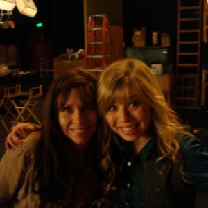 Melissa Barker and Jennette McCurdy on iCarly