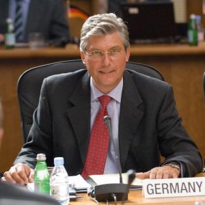 Klemens Becker as German Minister in Blood Diamond