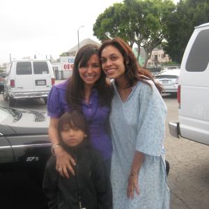 Yeniffer Behrens Rosario Dawson and Adrian Moreira on the set of 7 Pounds