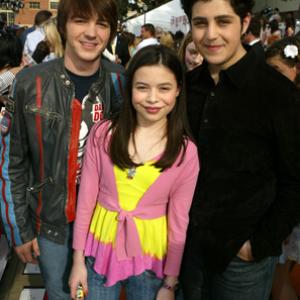 Drake Bell, Josh Peck and Miranda Cosgrove at event of Nickelodeon Kids' Choice Awards '05 (2005)