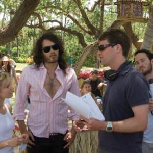 Still of Kristen Bell and Russell Brand in Forgetting Sarah Marshall 2008