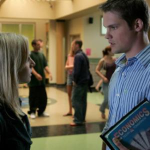 Still of Kristen Bell and Teddy Dunn in Veronica Mars 2004