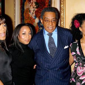 18th Annual Soul Train Music Awards Behind the Scenes  En Vogue with Don Cornelius at the