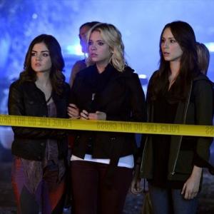 Still of Troian Bellisario Lucy Hale and Ashley Benson in Jaunosios melages 2010