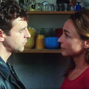 Still of Lucas Belvaux and Catherine Frot in Cavale (2002)