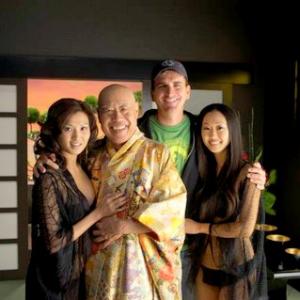 Candace Kita with director John Scott, Michelle Krusiec and Koji Kataoka on the set of Nip Tuck.