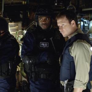 Donnie Wahlberg and Lyriq Bent in Saw II 2005