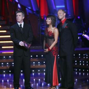 Still of Ian Ziering and Tom Bergeron in Dancing with the Stars (2005)