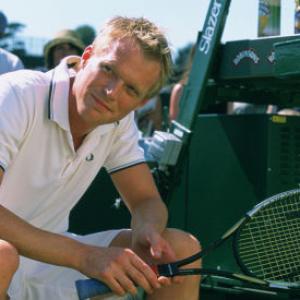 Still of Paul Bettany in Wimbledon 2004