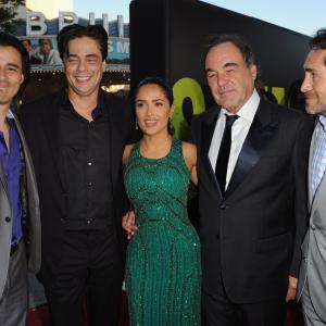 Salma Hayek, Oliver Stone, Benicio Del Toro, Demian Bichir and Antonio Jaramillo at event of Laukiniai (2012)