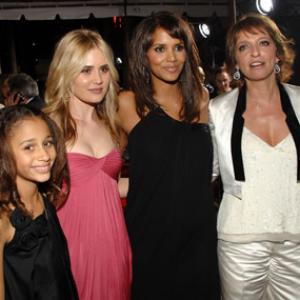 Halle Berry Susanne Bier Alison Lohman and Alexis Llewellyn at event of Things We Lost in the Fire 2007