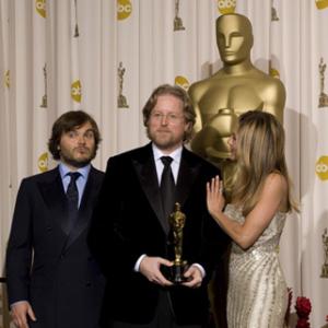 Academy Award®-winner Andrew Stanton (center) with presenters (left to right) Jack Black and Jennifer Aniston backstage at the 81st Academy Awards® are presented live on the ABC Television network from The Kodak Theatre in Hollywood, CA, Sunday, February 22, 2009.