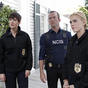 Still of Lucas Black, Zoe McLellan, Sonja Flemming and Emily Wickersham in NCIS: Naval Criminal Investigative Service (2003)