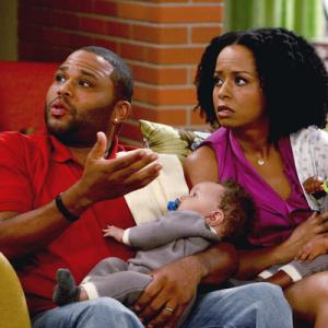 Still of Anthony Anderson and Tempestt Bledsoe in Guys with Kids 2012