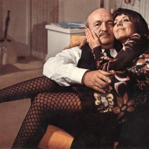 Still of Bernard Blier in Elle boit pas, elle fume pas, elle drague pas, mais... elle cause! (1970)