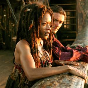 Still of Orlando Bloom and Naomie Harris in Karibu piratai pasaulio pakrasty 2007
