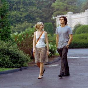 Still of Kirsten Dunst and Orlando Bloom in Elizabethtown (2005)