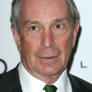 Michael Bloomberg at event of After the Sunset (2004)